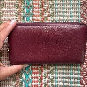 Fossil Zip Around Leather Wallet